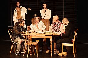 Photo la maladie de la famille M (Collectif nuit orange)"