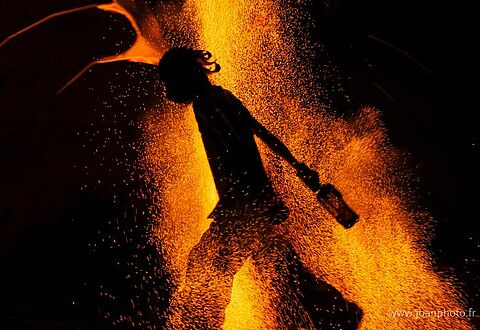 Imoogi, spectacle de feu