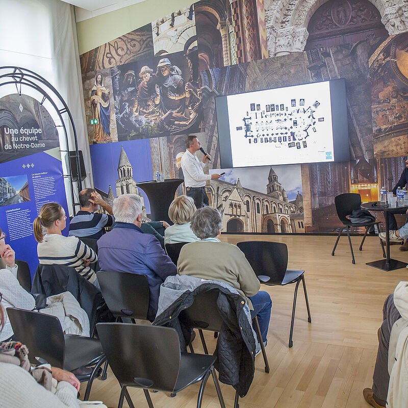 Notre-Dame hors les murs : rencontre avec les professionnels