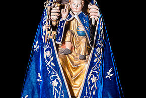 Image Du mythe à la réalité, Notre-Dame des Clés et sa parure