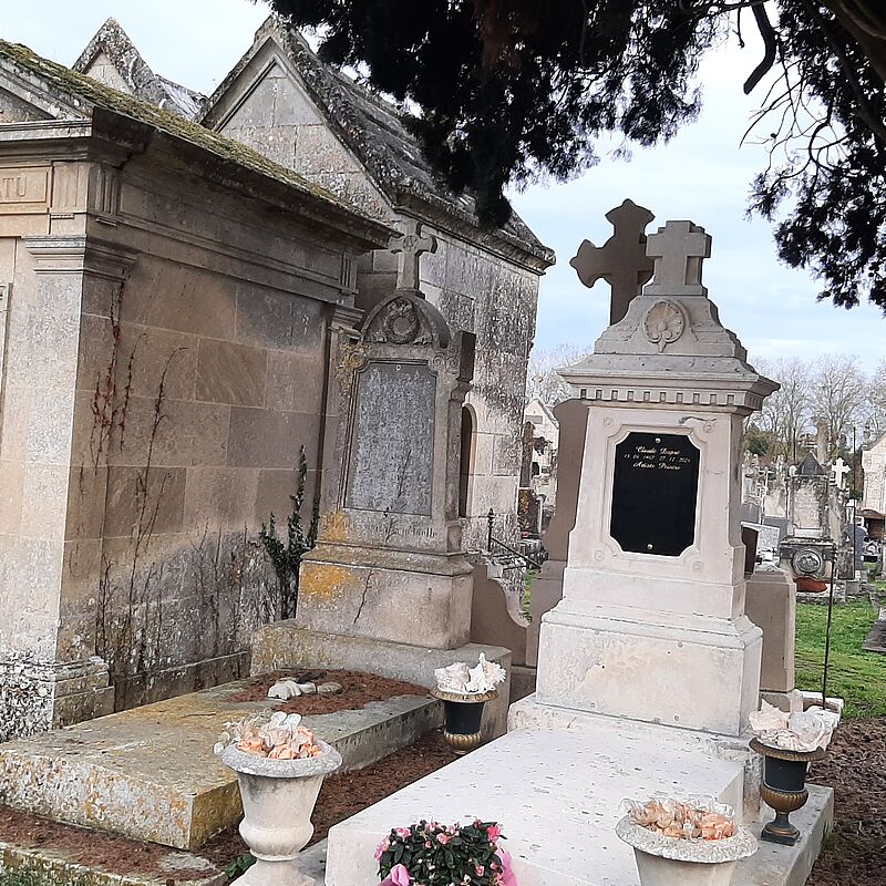 Le cimetière de la Pierre Levée