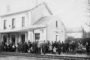 Photo des évacués de Freyming à la gare de l’Isle-Jourdain