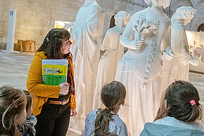 photo atelier Croq’Palais : Dress code à la cour de Jean de Berry (5-7 ans)